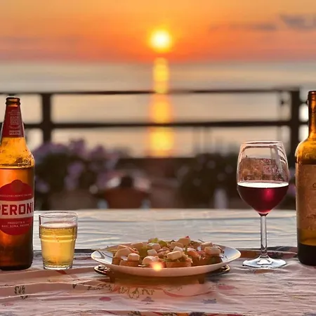 Tramonto Blu شقة